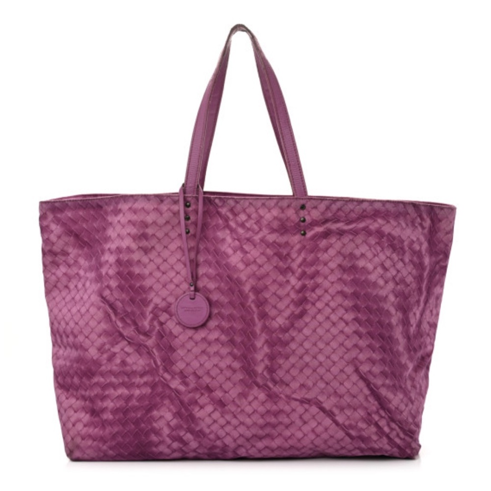 BOTTEGA VENETA
Nylon Large Intrecciolusion Tote Corallo